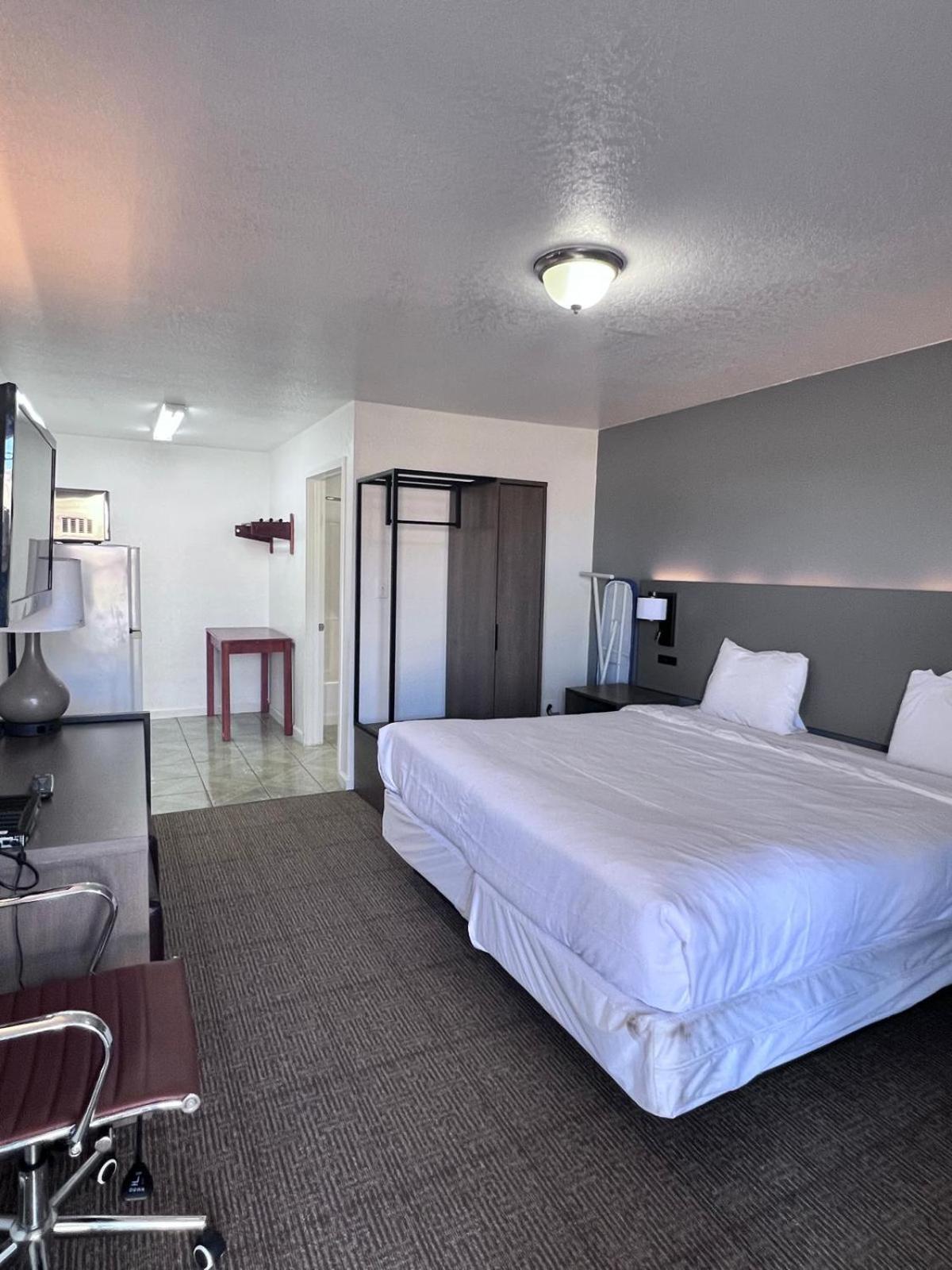 Oyo Garden Inn And Suites Pearsall I-35 East ภายนอก รูปภาพ